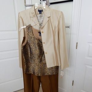 ANN TAYLOR 3 piece, Size 6 NWT. Gold,cream and bronze silk